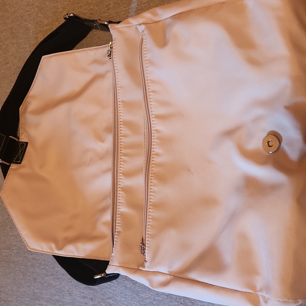 MAXX New York Cream Shoulder Bag - Picture 3 of 14